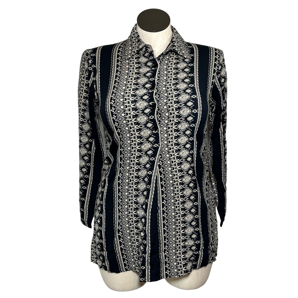 Kaktus Womens Medium Black White Geometric Tribal Aztec Rayon Button Front Shirt
